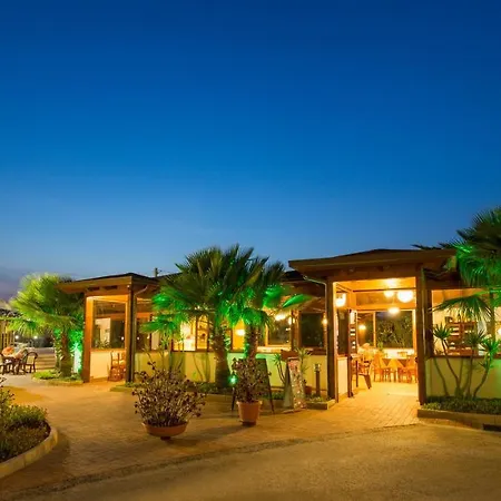 아파트호텔 Villaggio Mirage 비에스테
